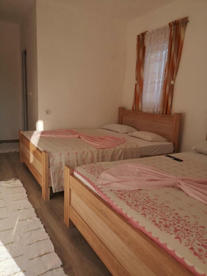 Apartments Daris Улцин Стая снимка